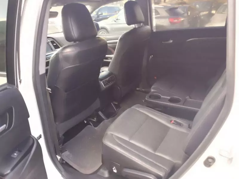Toyota Highlander   - 2017
