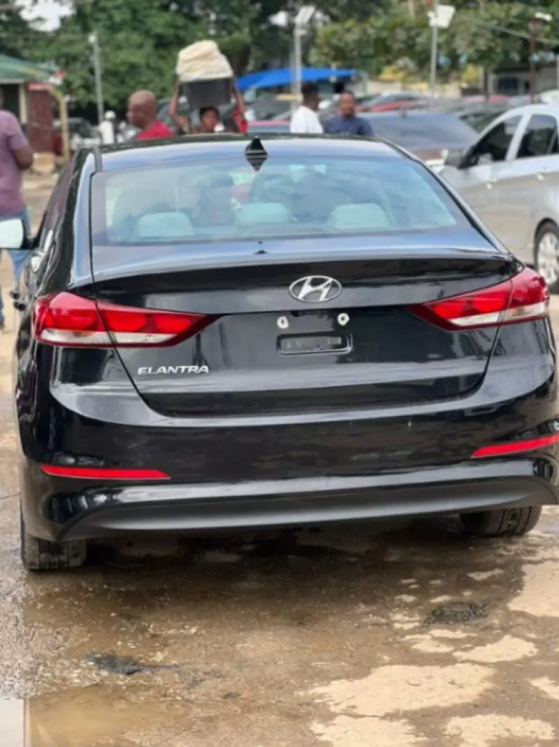 Hyundai Elantra   - 2017
