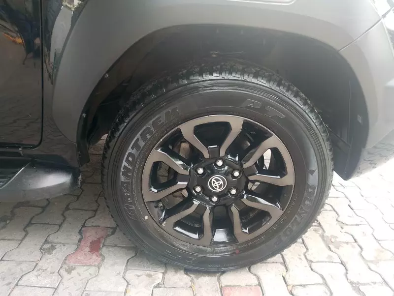 Toyota Hilux   - 2022