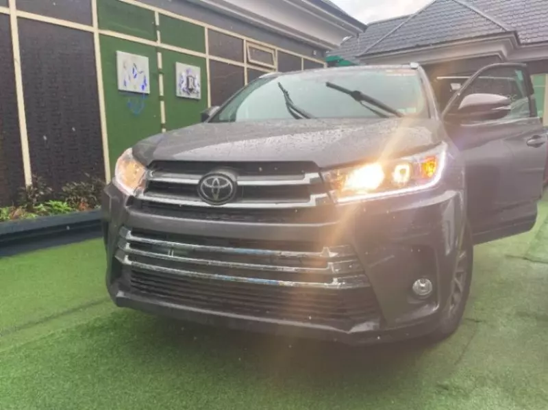 Toyota Highlander   - 2018