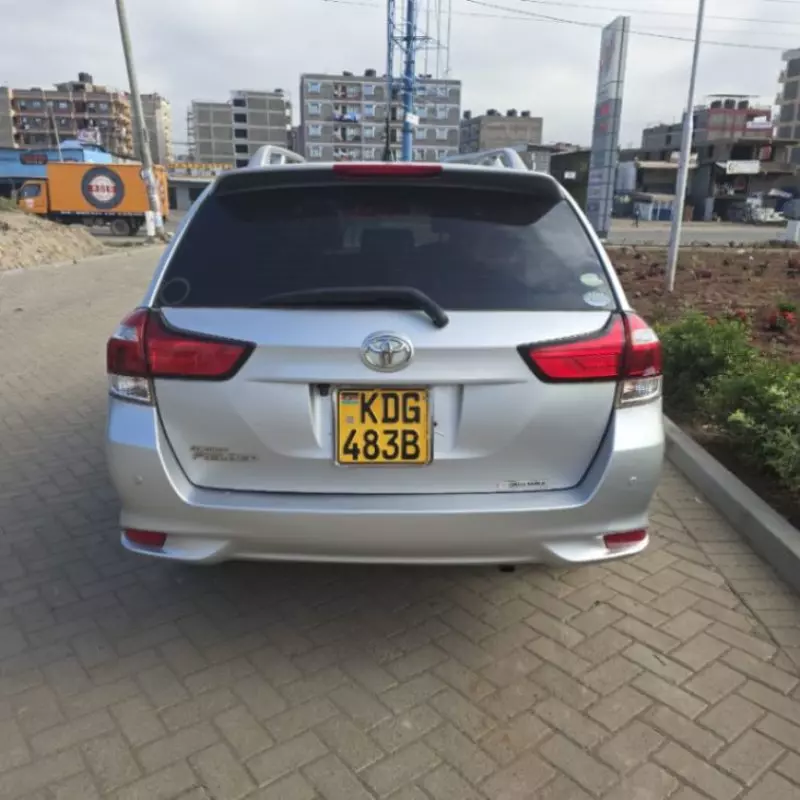 Toyota Fielder    - 2015