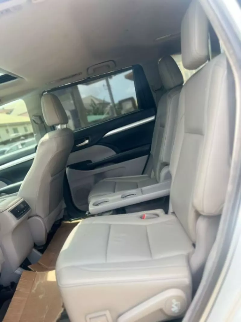 Toyota Highlander   - 2018