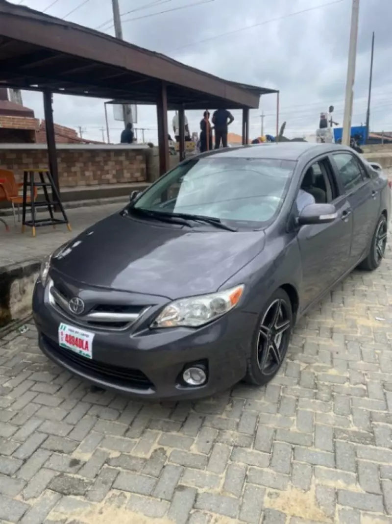 Toyota Corolla   - 2012