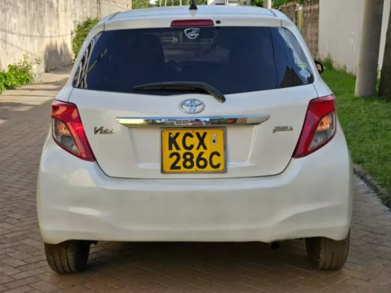 Toyota Vitz   - 2012