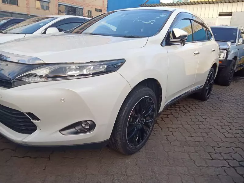 Toyota Harrier   - 2015