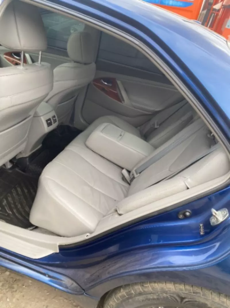 Toyota camry   - 2010