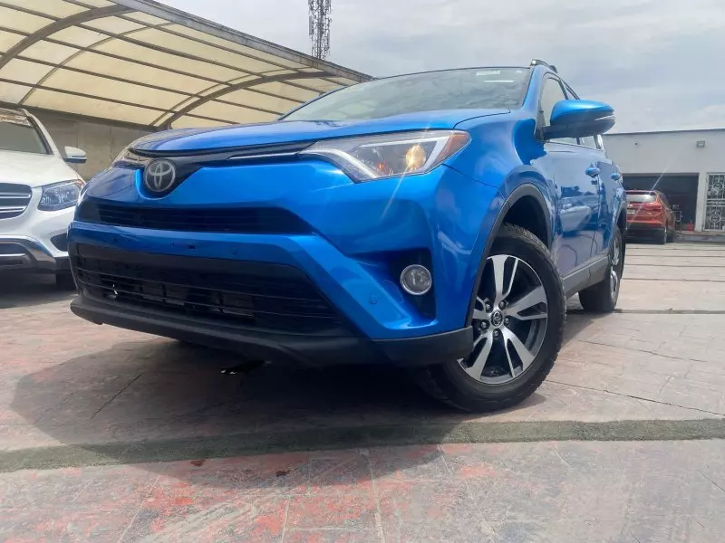 Toyota RAV 4   - 2017