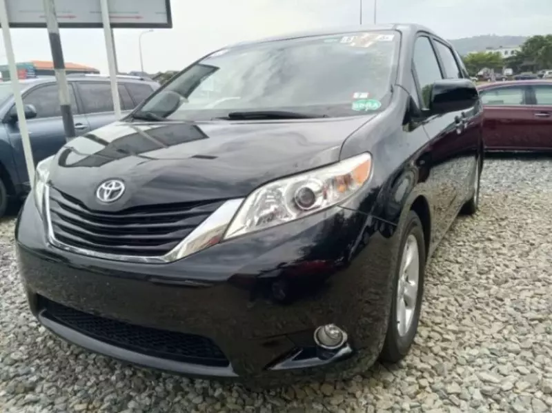 Toyota Sienna   - 2015