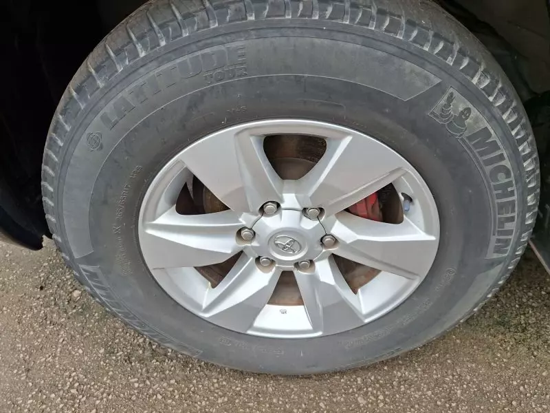 Toyota Hilux    - 2023