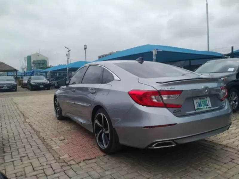 Honda Accord   - 2022