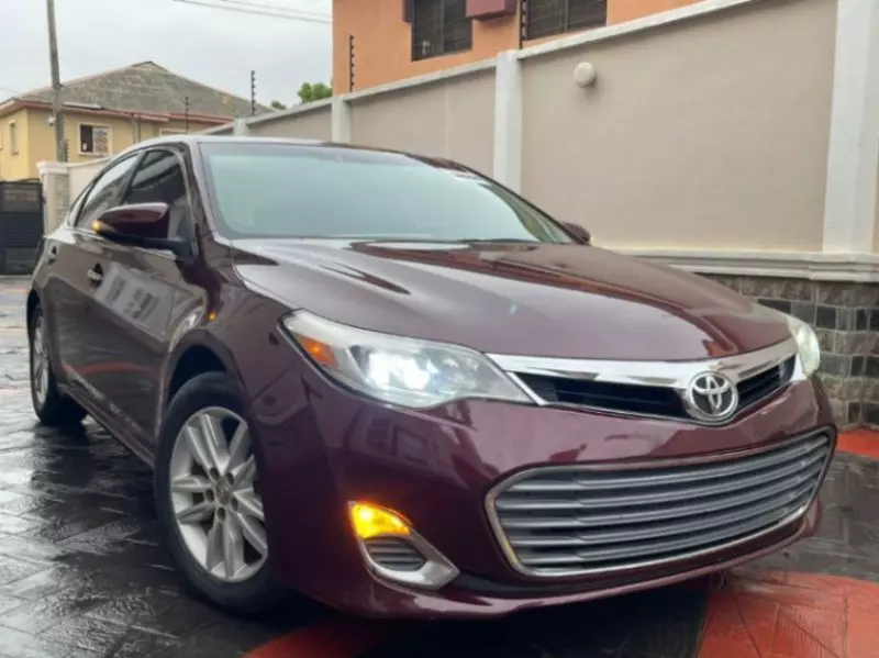 Toyota Avalon   - 2015