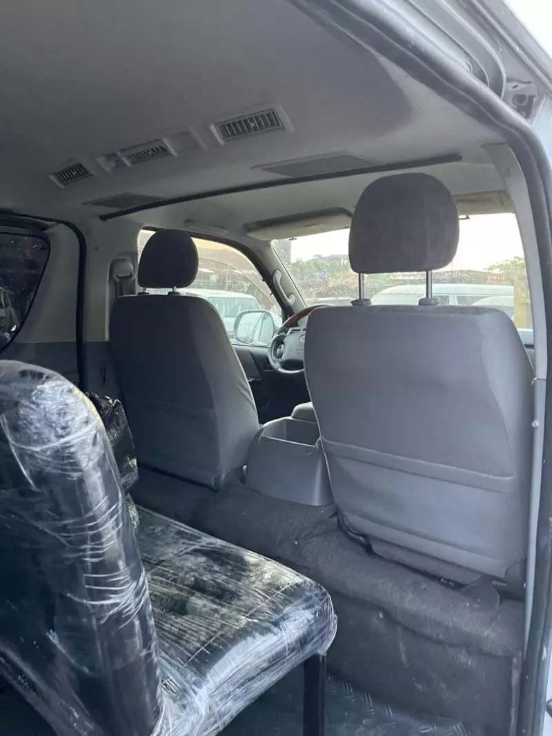 Toyota Hiace   - 2015