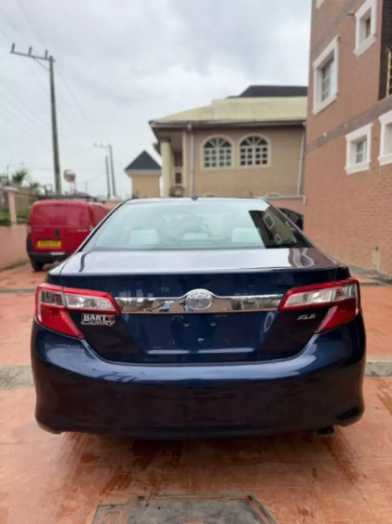 Toyota Camry   -