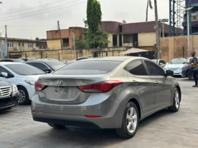 Hyundai Elantra - 2014