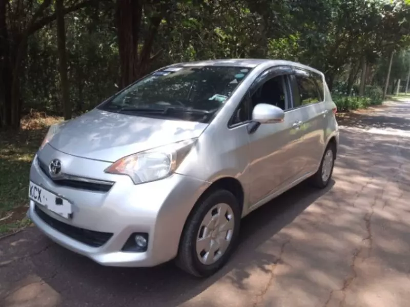 Toyota Ractis   - 2012