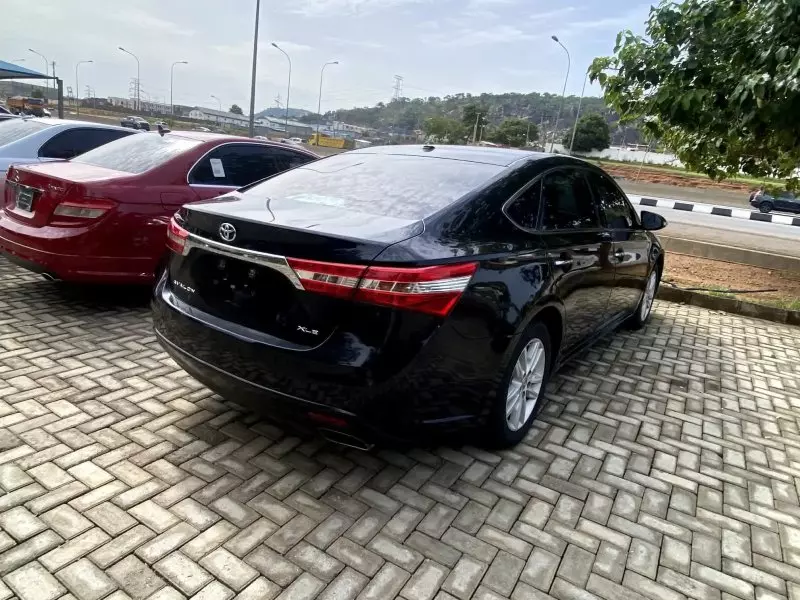 Toyota Avalon   - 2015