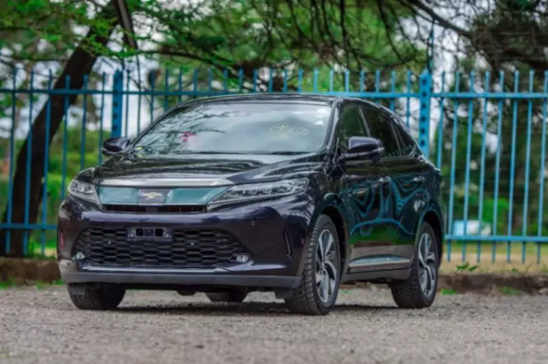 Toyota Harrier   - 2017