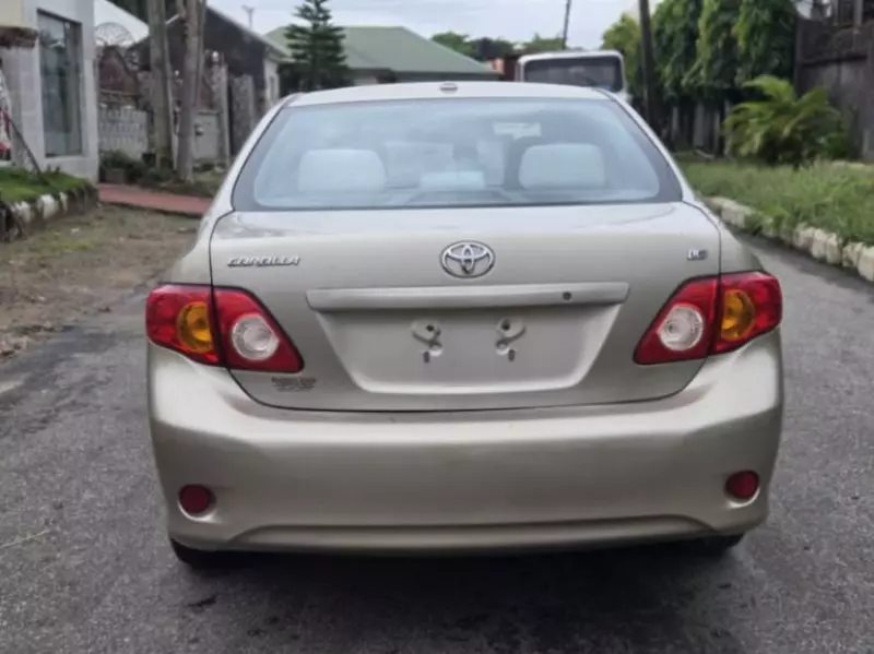 Toyota Corolla   - 2011