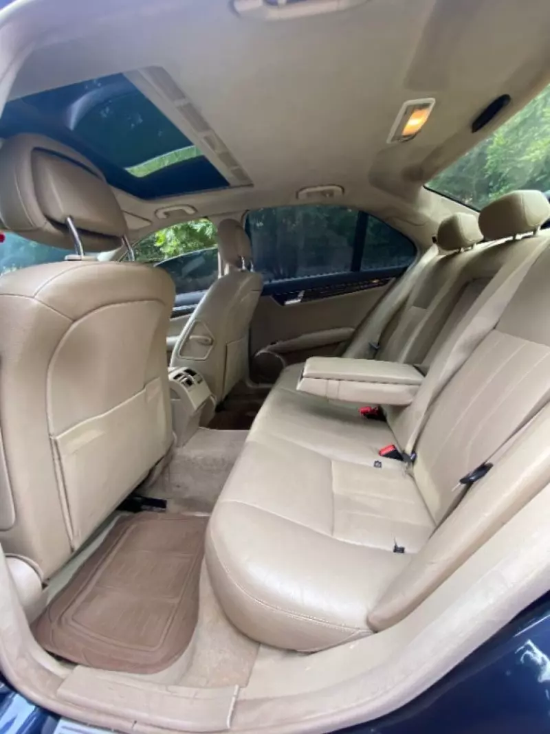 Mercedes-Benz C200   - 2010