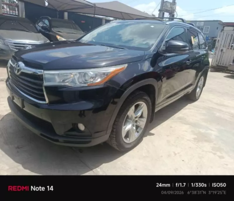 Toyota Highlander   - 2016