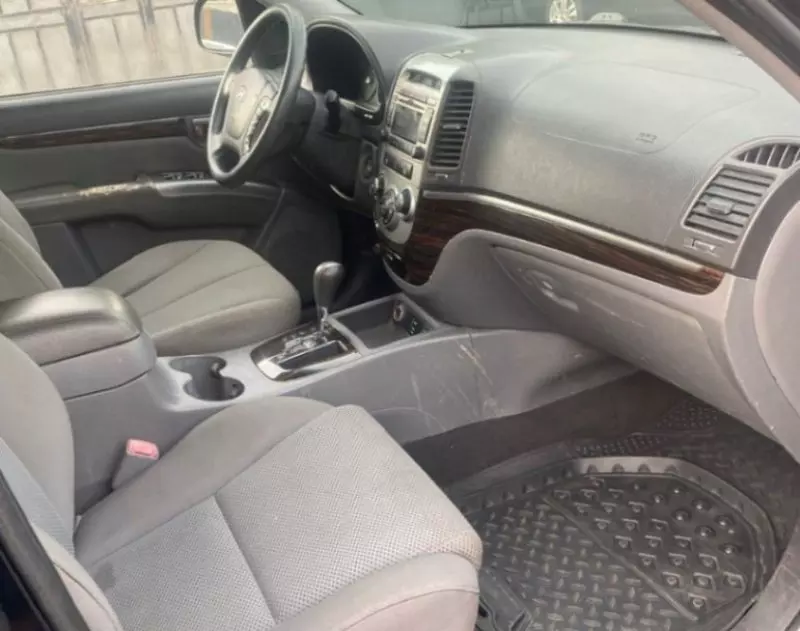 Hyundai Santa Fe   - 2010