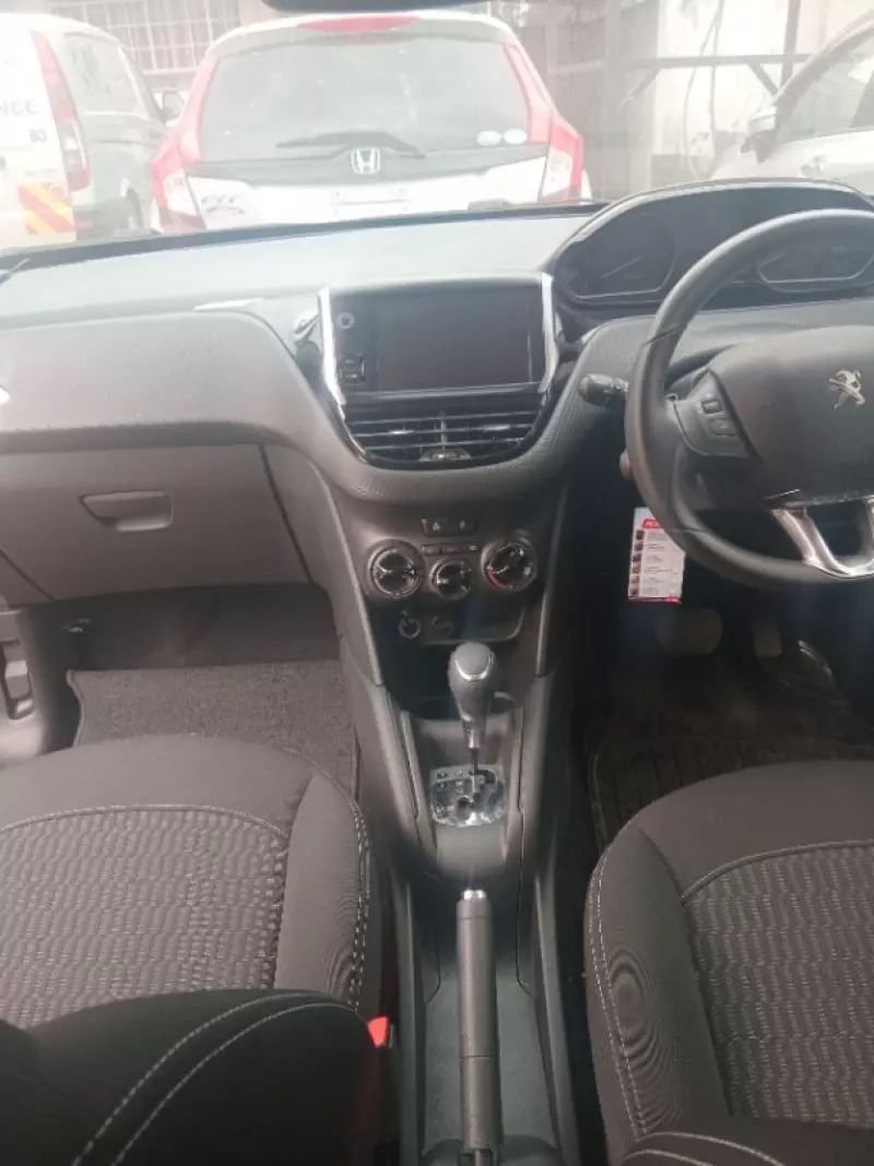 Peugeot 208   - 2018