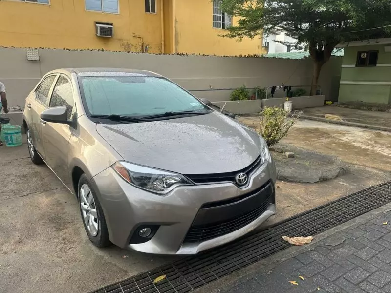 Toyota camry   - 2016