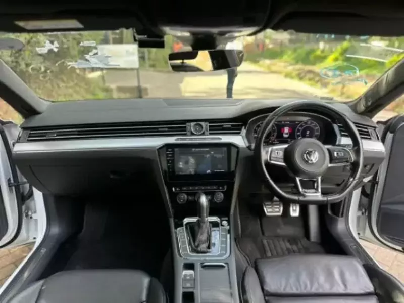 Volkswagen Arteon   - 2019