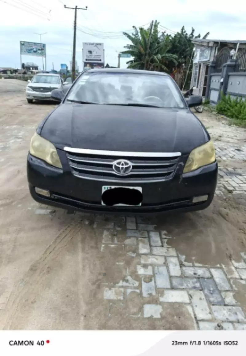 Toyota Avalon   - 2013