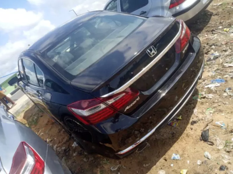 Honda Accord   - 2017