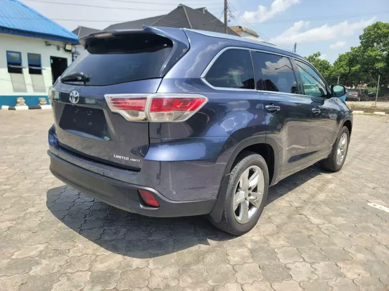 Toyota Highlander   - 2014