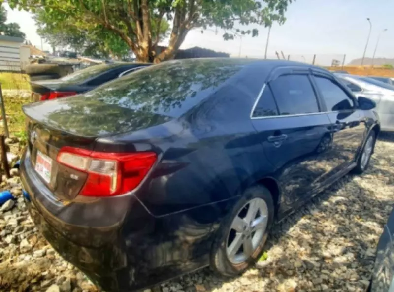 Toyota Camry   - 2014