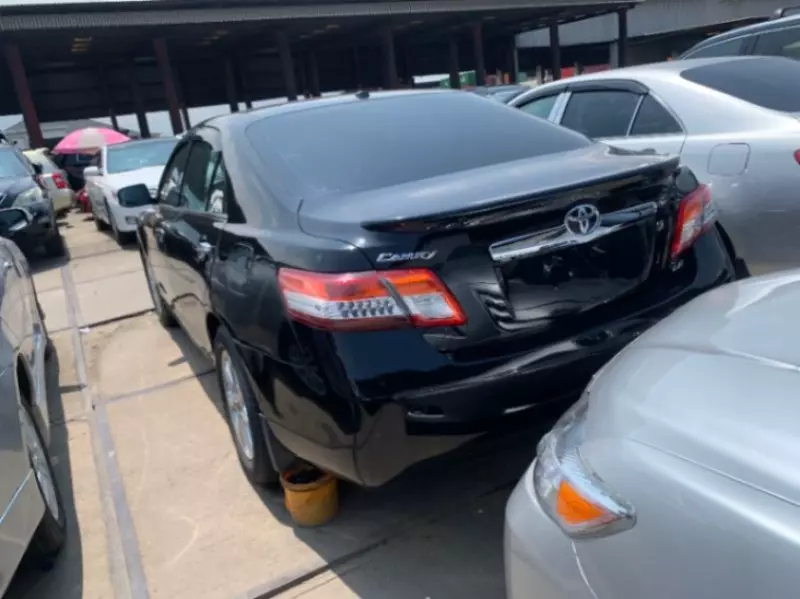 Toyota Camry   - 2011