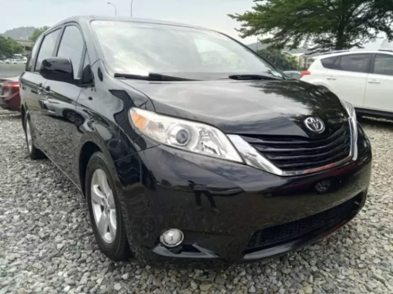 Toyota Sienna   - 2015