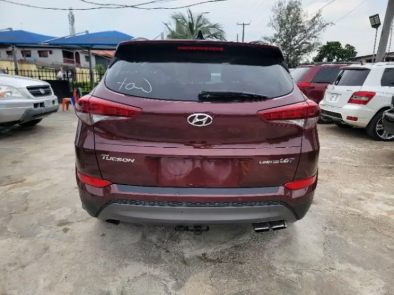 Hyundai Tucson   - 2016