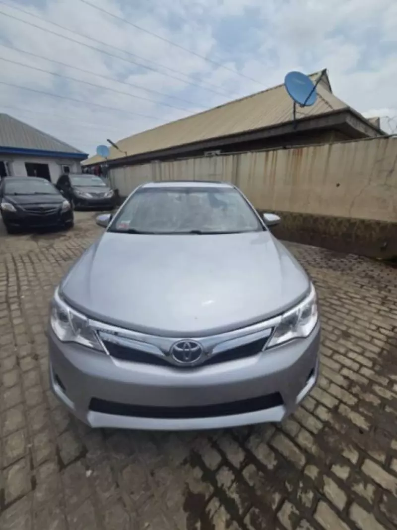 Toyota Camry   - 2014