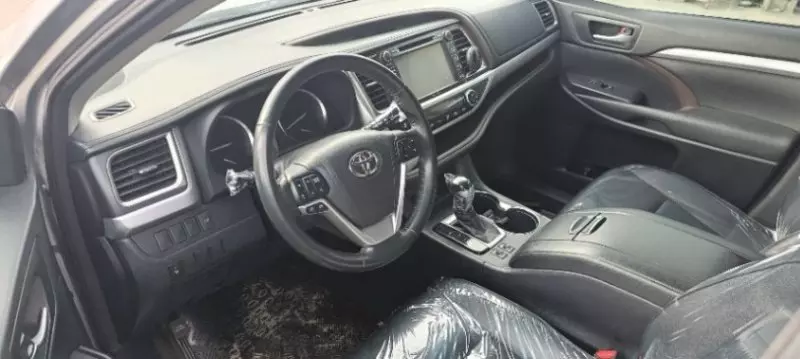 Toyota Highlander   - 2015