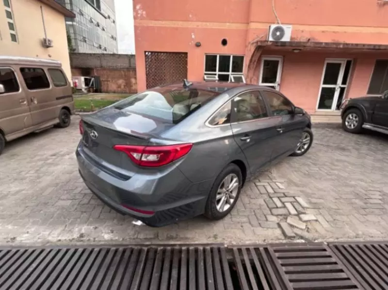 Hyundai Sonata   - 2015