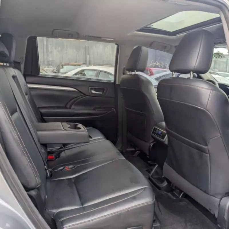 Toyota Highlander   - 2015