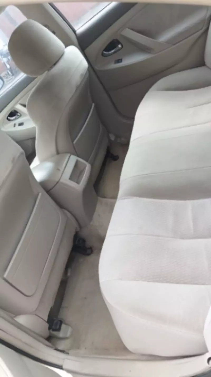 Toyota Camry   - 2010