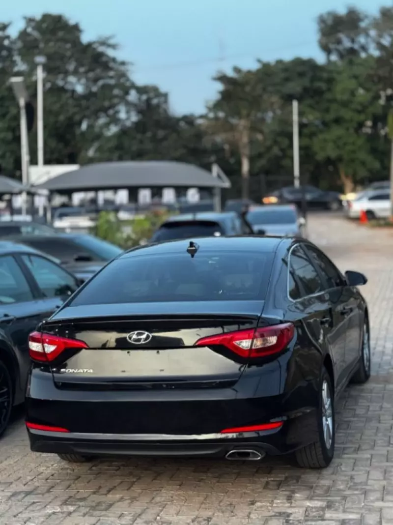 Hyundai Sonata   - 2015