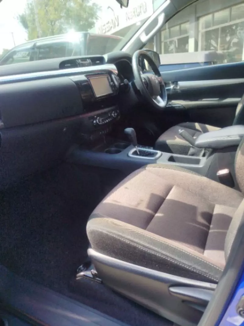 Toyota Hilux   - 2019