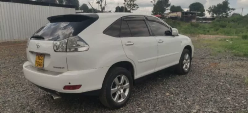 Toyota Harrier   - 2012