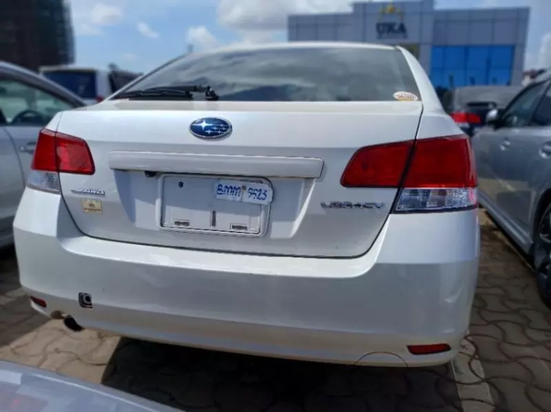 Subaru Legacy   - 2013