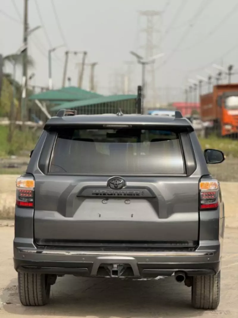 Toyota 4Runner - 2020