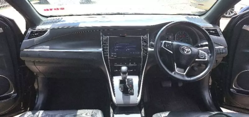 Toyota Harrier   - 2018