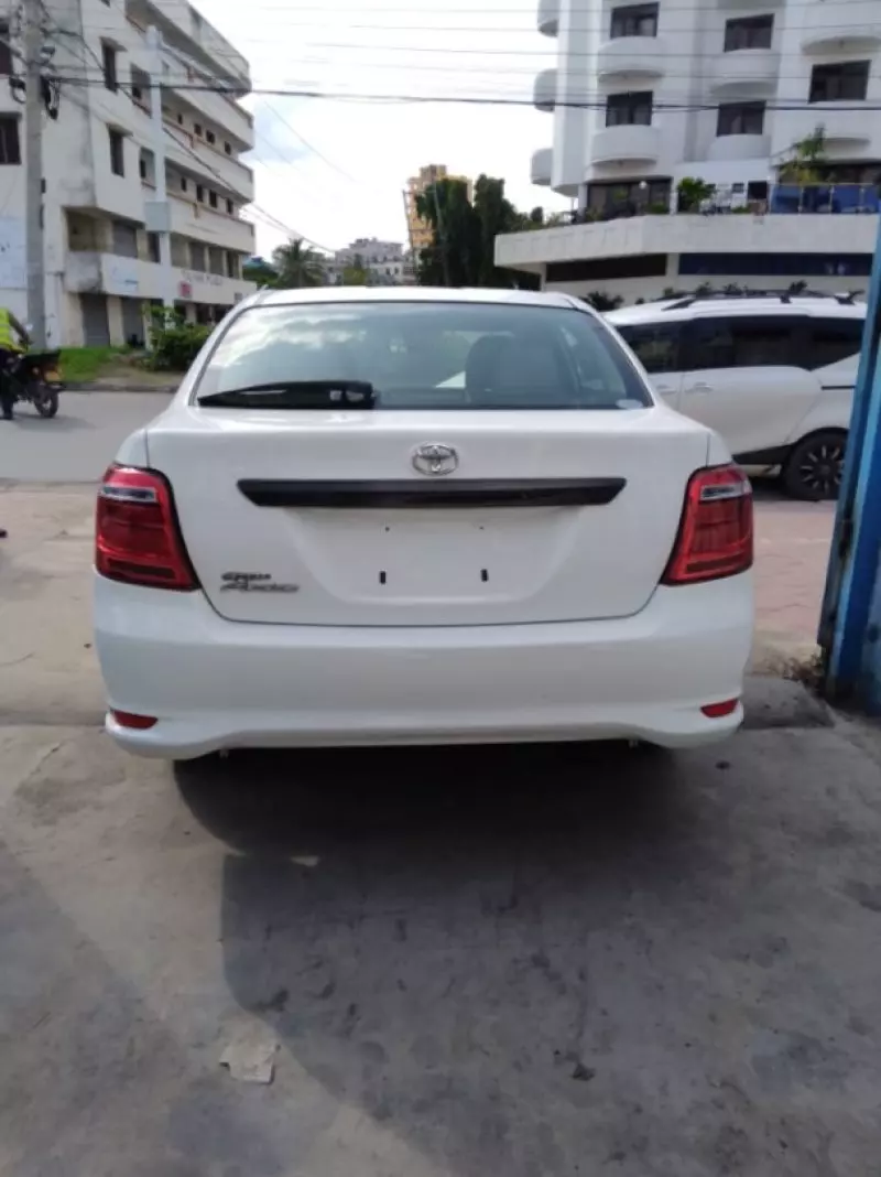 Toyota Axio    - 2018