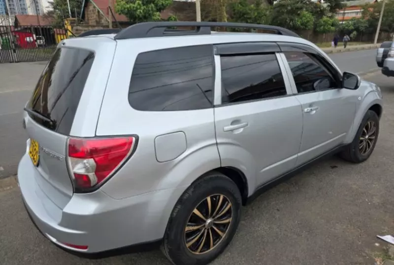 Subaru Forester   - 2010