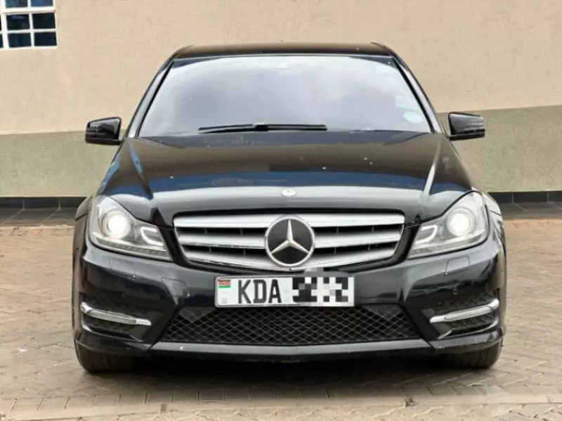 Mercedes-Benz C200   - 2013