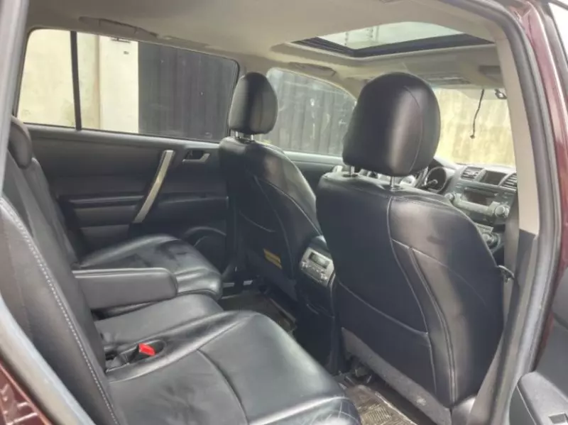 Toyota Highlander   - 2011